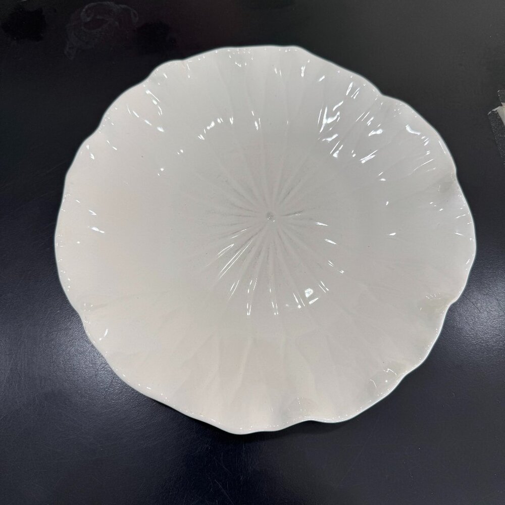 Metlox classic white Lotus by Poppytrail Dinner Plate USA